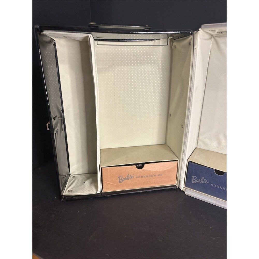 Vintage 1961 Barbie Ponytail Doll Case with Original Drawers - Mattel - Picture 10 of 15